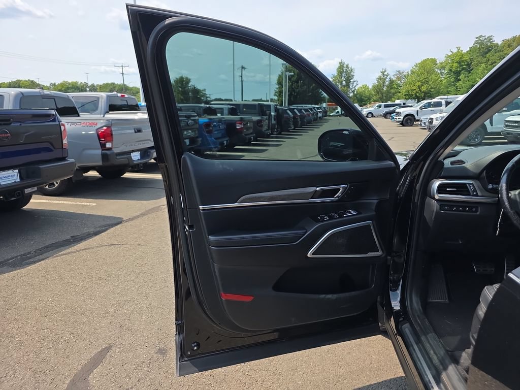 Used 2020 Kia Telluride SX w/ Towing Package FWD image 19