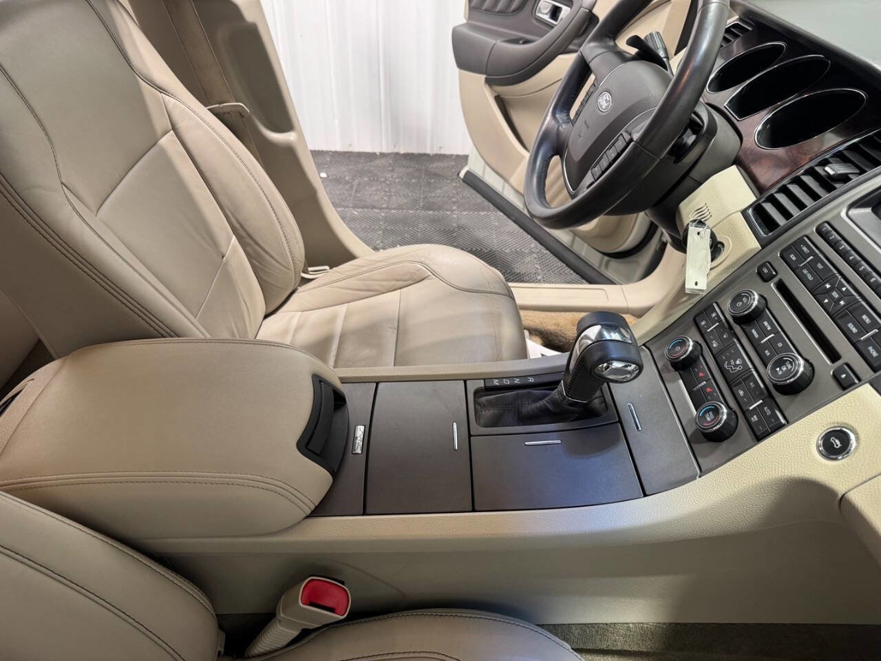 Used 2012 Ford Taurus SEL image 17