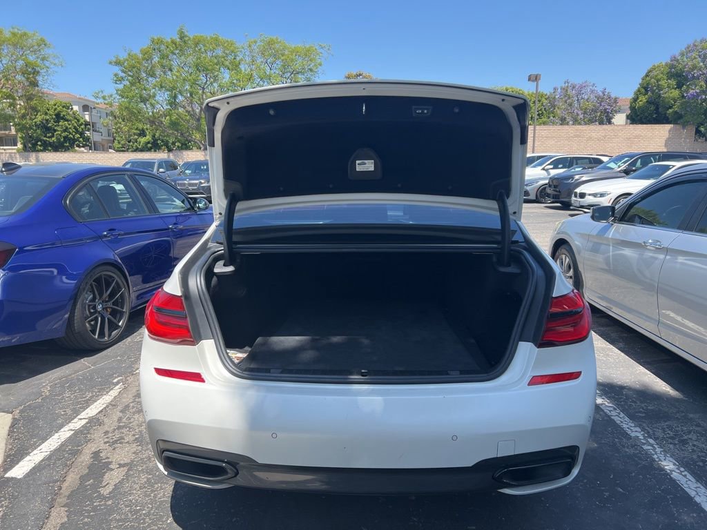 Used 2017 BMW 740i RWD image 6