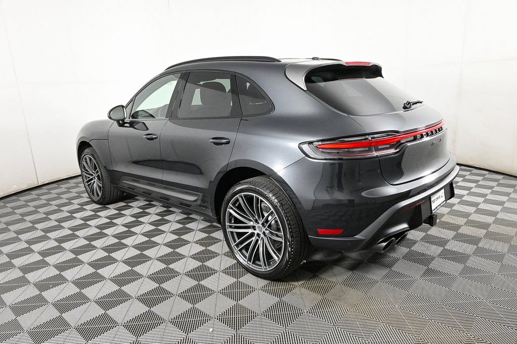 Certified 2026 Porsche Macan AWD/4WD image 3