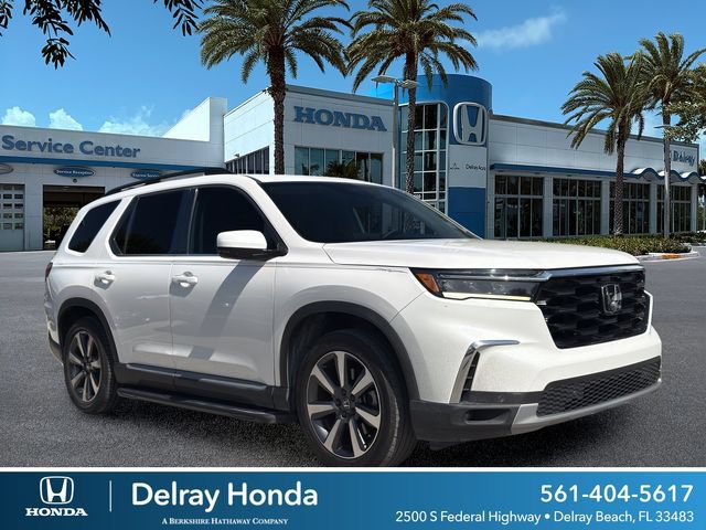 Used 2024 Honda Pilot Touring image 1