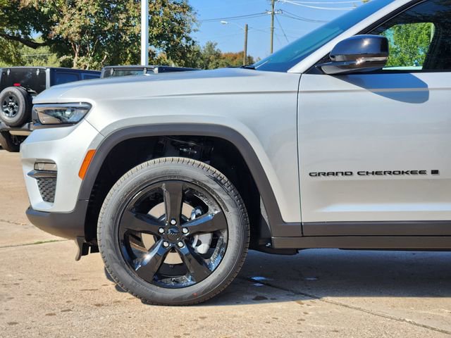 New 2025 Jeep Grand Cherokee Limited w/ Black Appearance Package AWD/4WD image 6