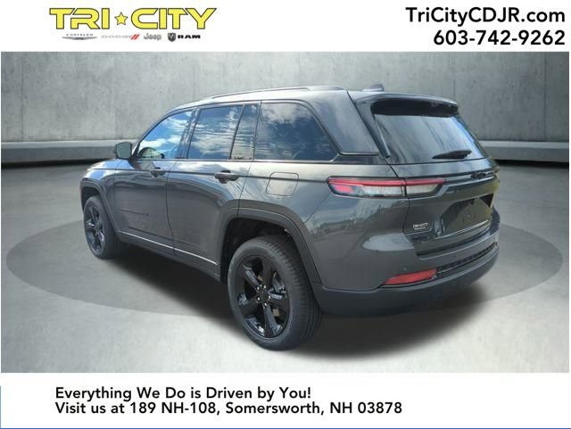 New 2025 Jeep Grand Cherokee Limited w/ Luxury Tech Group II image 4