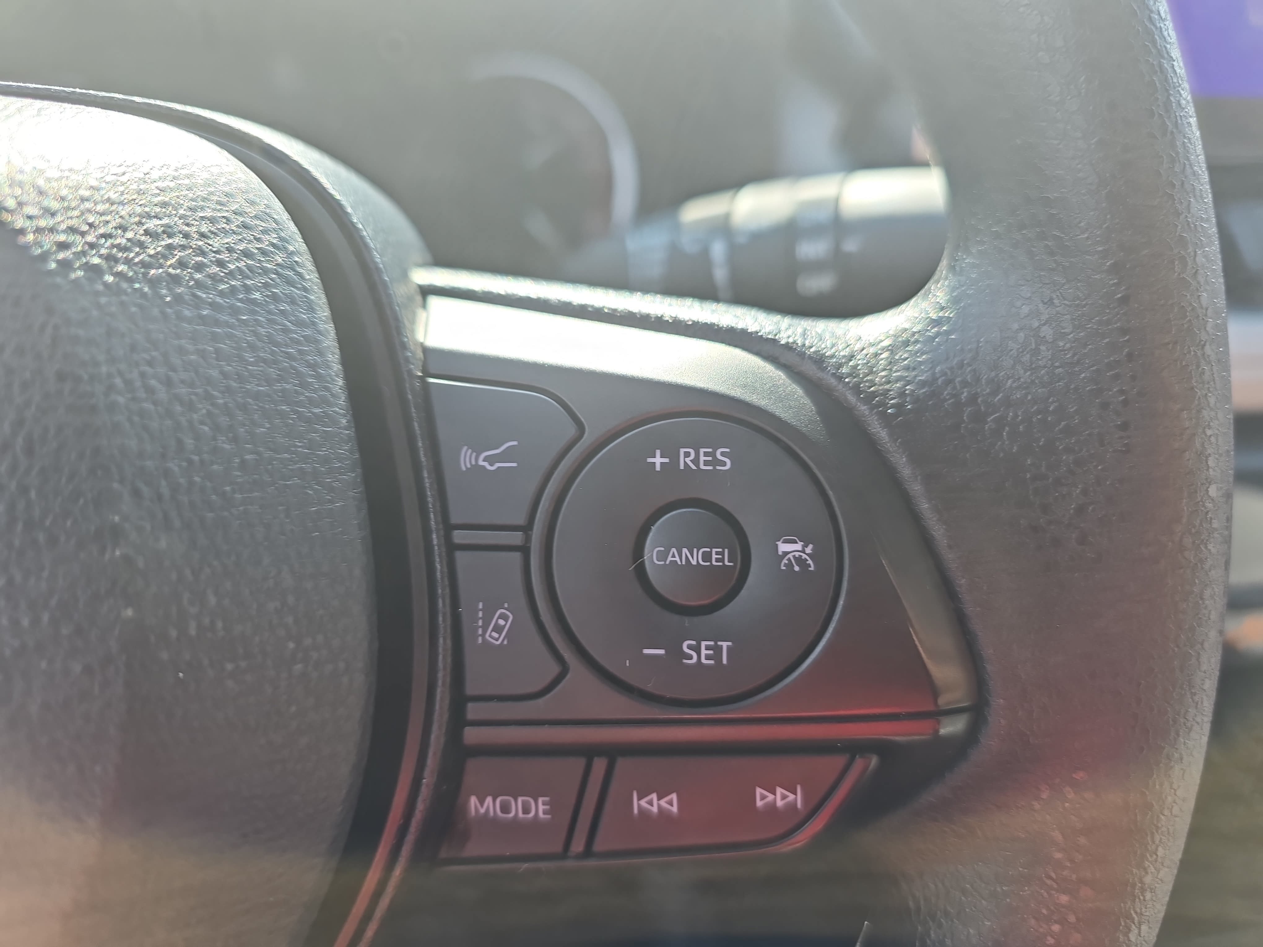 Used 2025 Toyota RAV4 XLE w/ Convenience Package FWD image 18