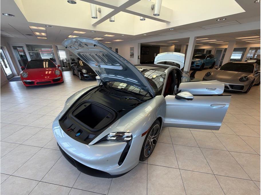 Used 2023 Porsche Taycan 4S w/ Premium Package AWD/4WD image 37