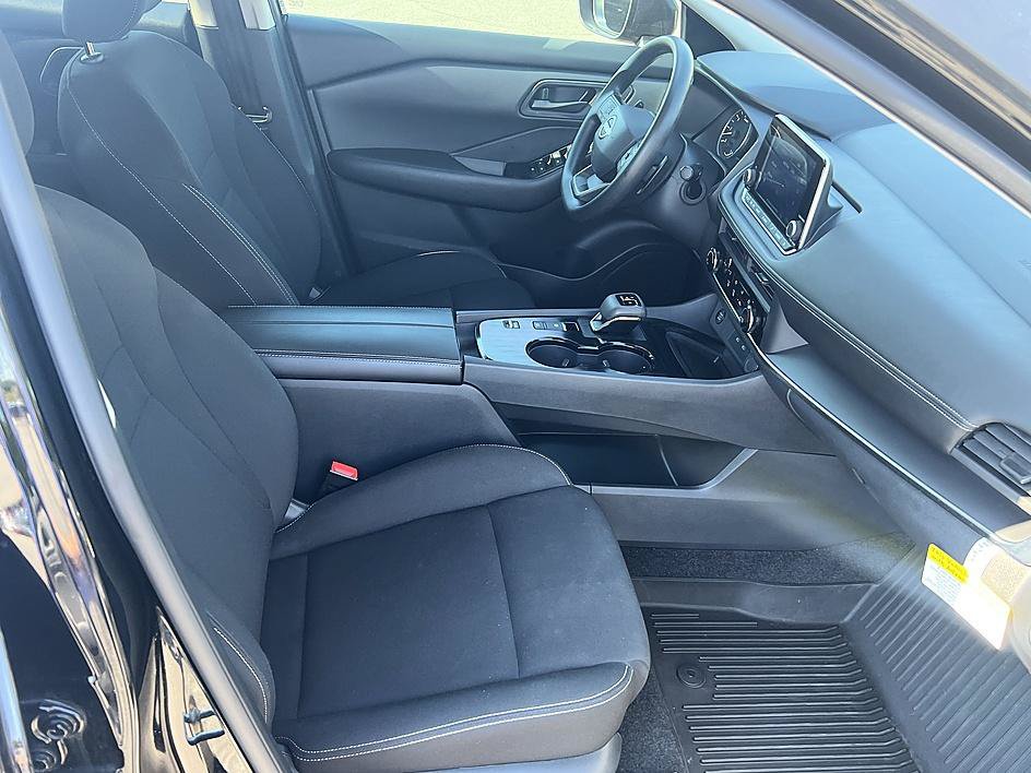 Certified 2025 Nissan Rogue S FWD image 17