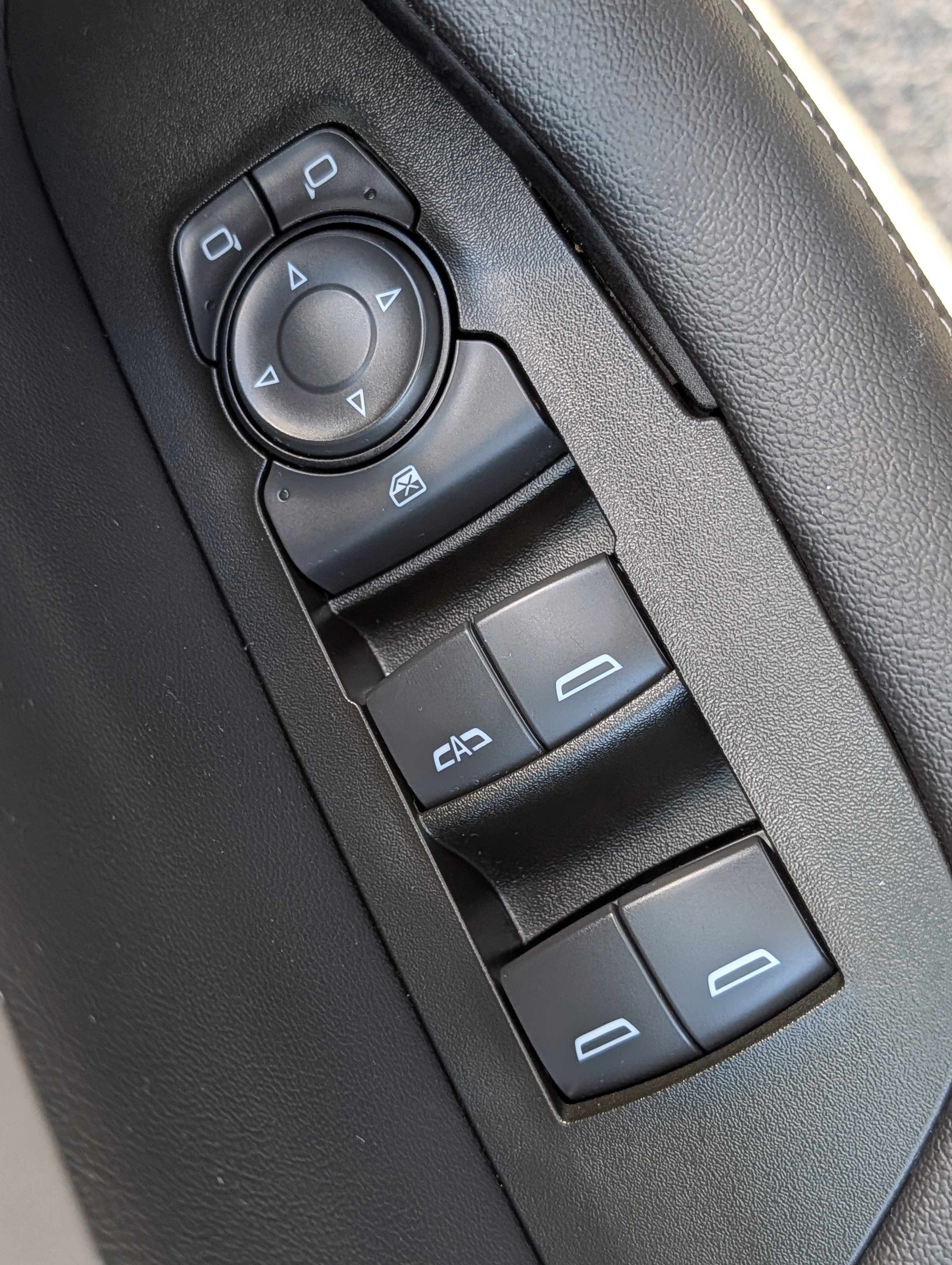 Certified 2025 Chevrolet Blazer LT AWD/4WD image 14