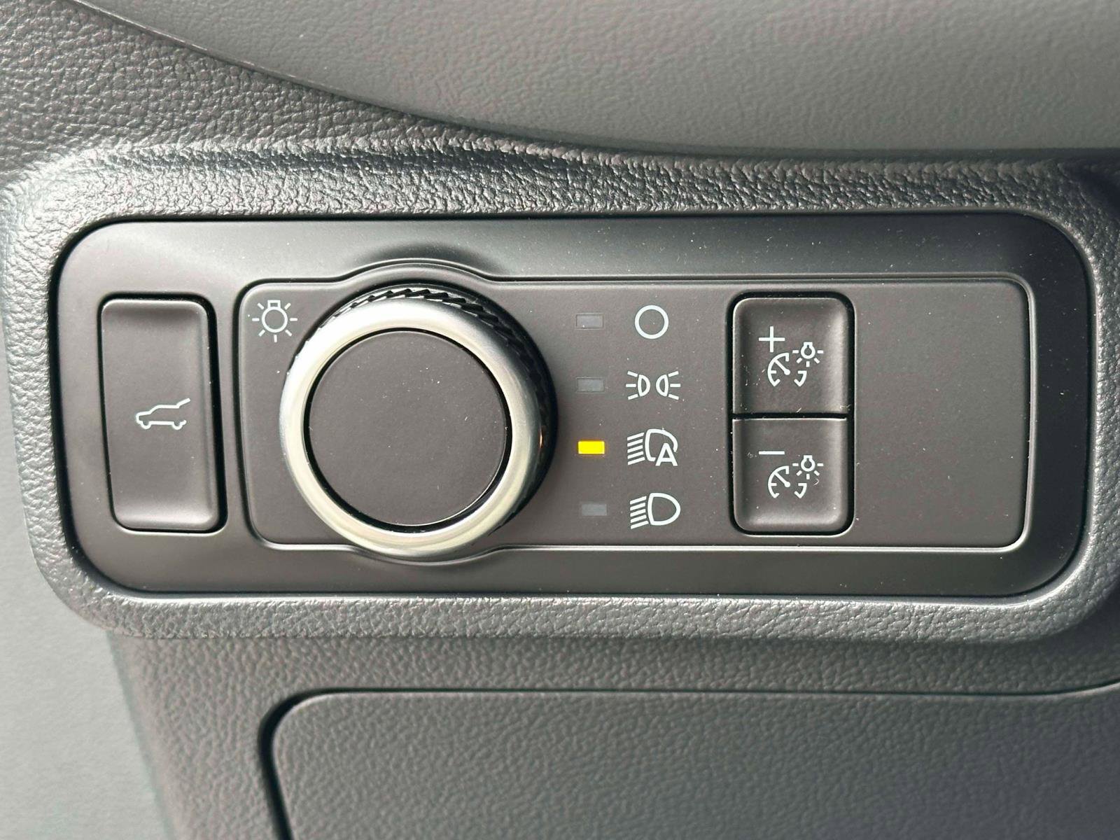 Certified 2025 Ford Explorer Active image 20