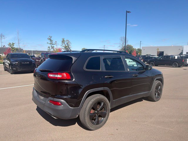 Used 2016 Jeep Cherokee Sport w/ Cold Weather Group AWD/4WD image 7