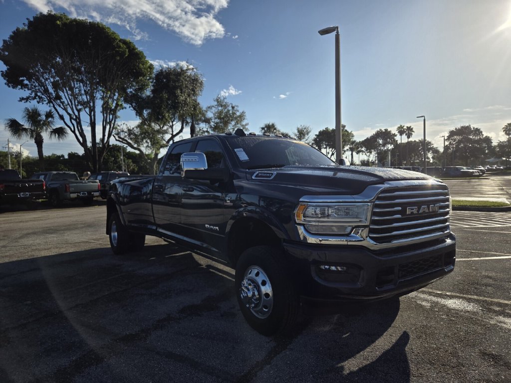 Used 2024 RAM 3500 Limited w/ Safety Group AWD/4WD image 2