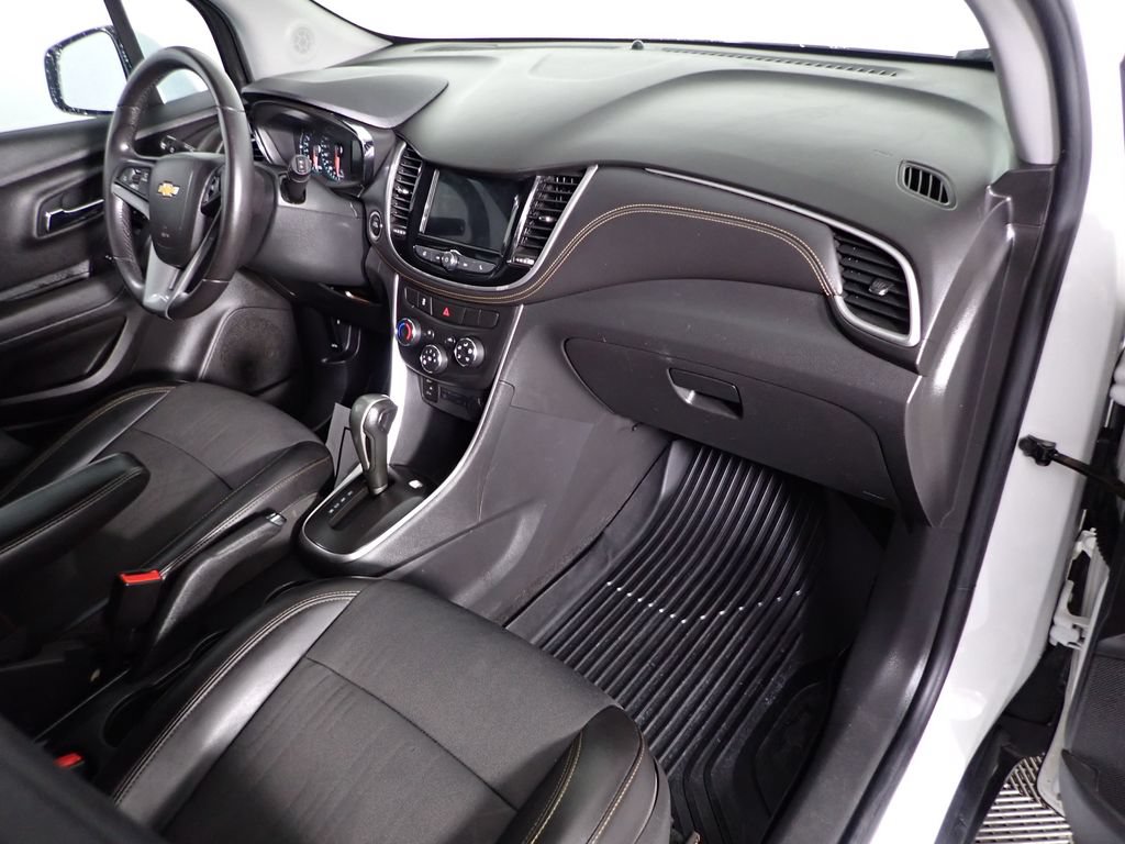 Used 2018 Chevrolet Trax LT w/ LT Convenience Package FWD image 36