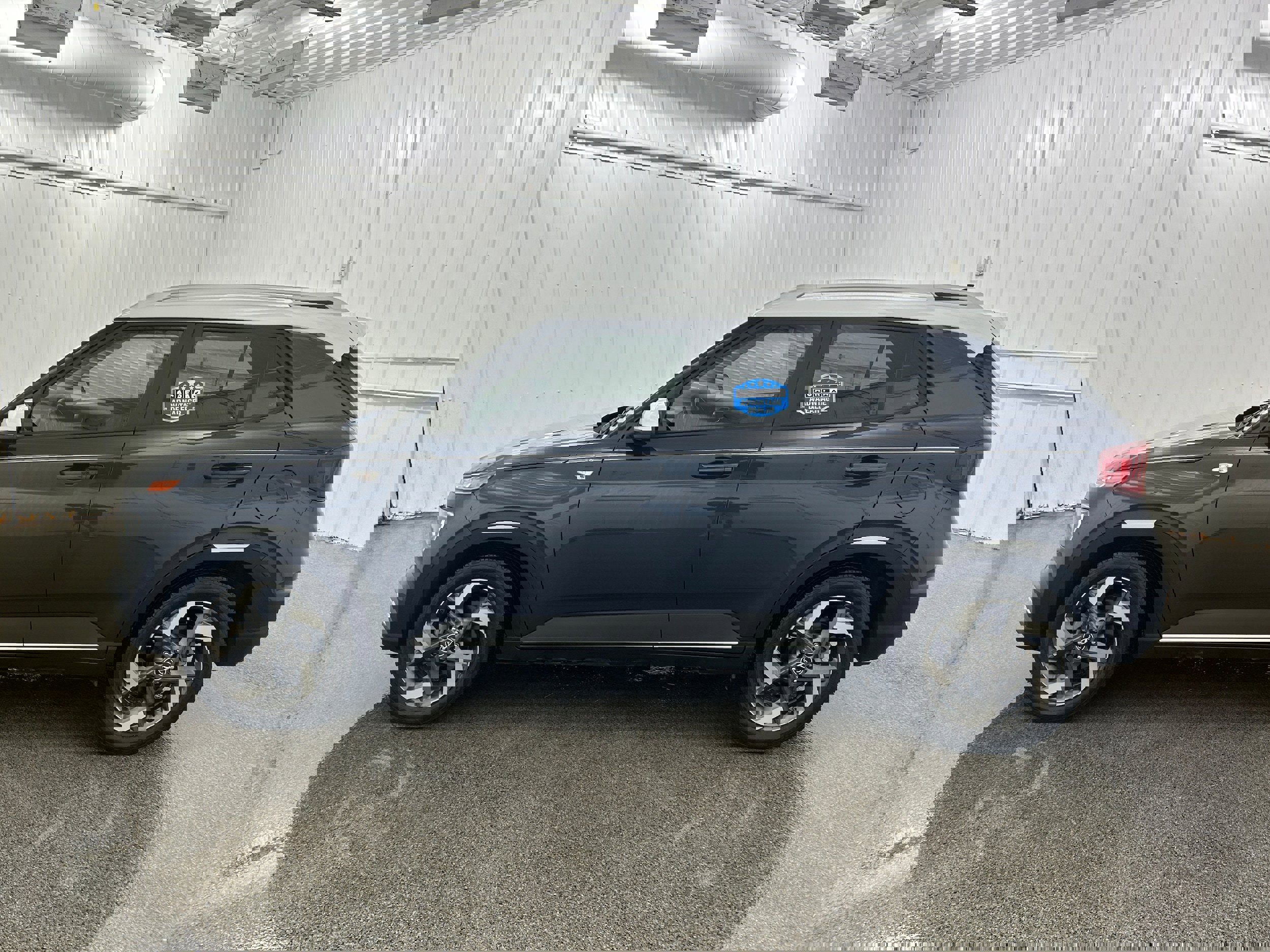 Used 2021 Hyundai Venue w/ Cargo Package FWD image 21