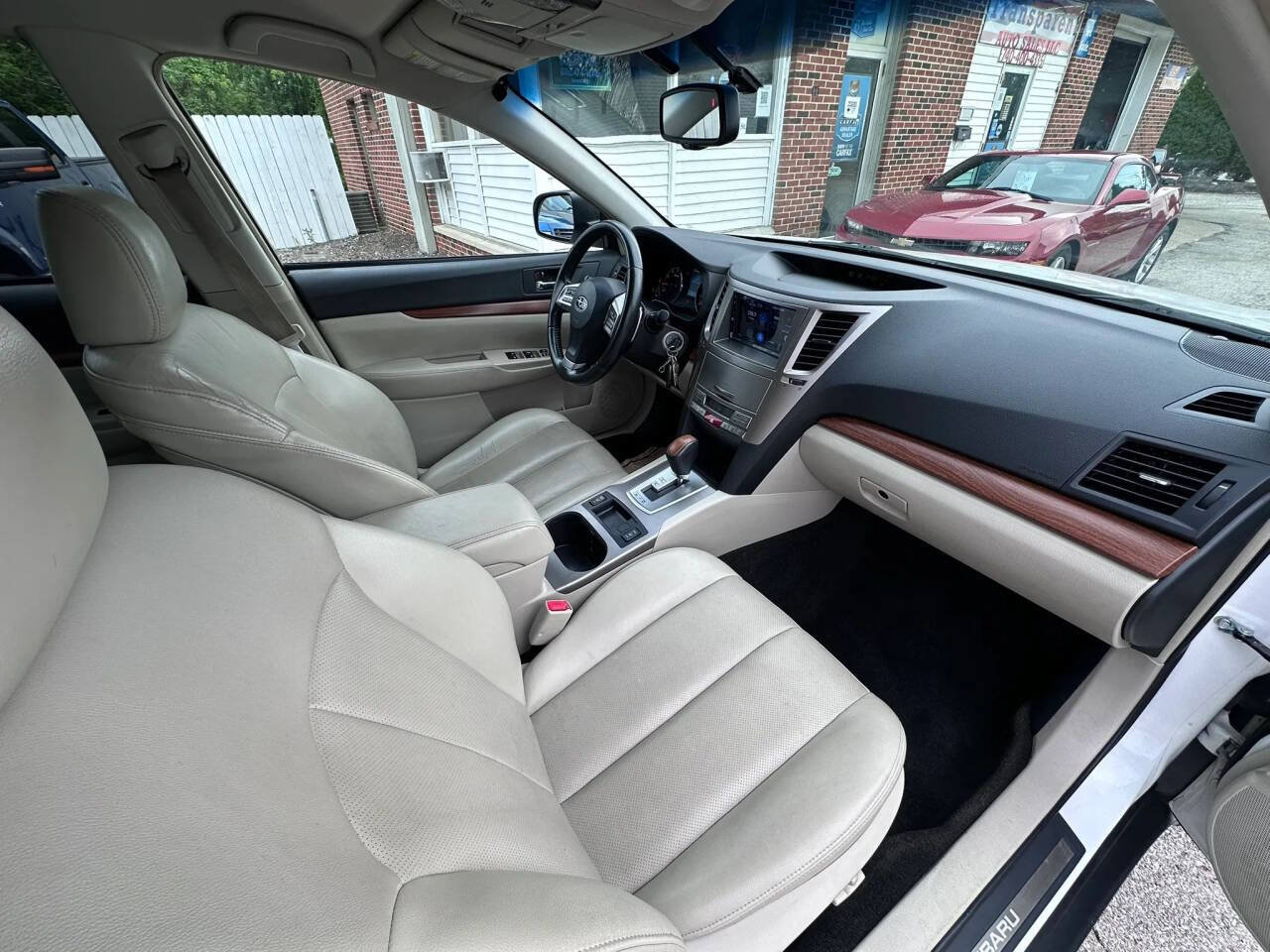 Used 2013 Subaru Outback 2.5i Limited AWD/4WD image 9