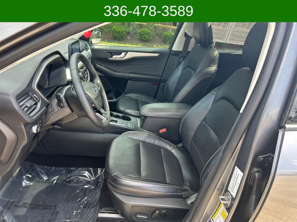 Used 2022 Ford Escape SEL w/ Technology Package FWD image 9