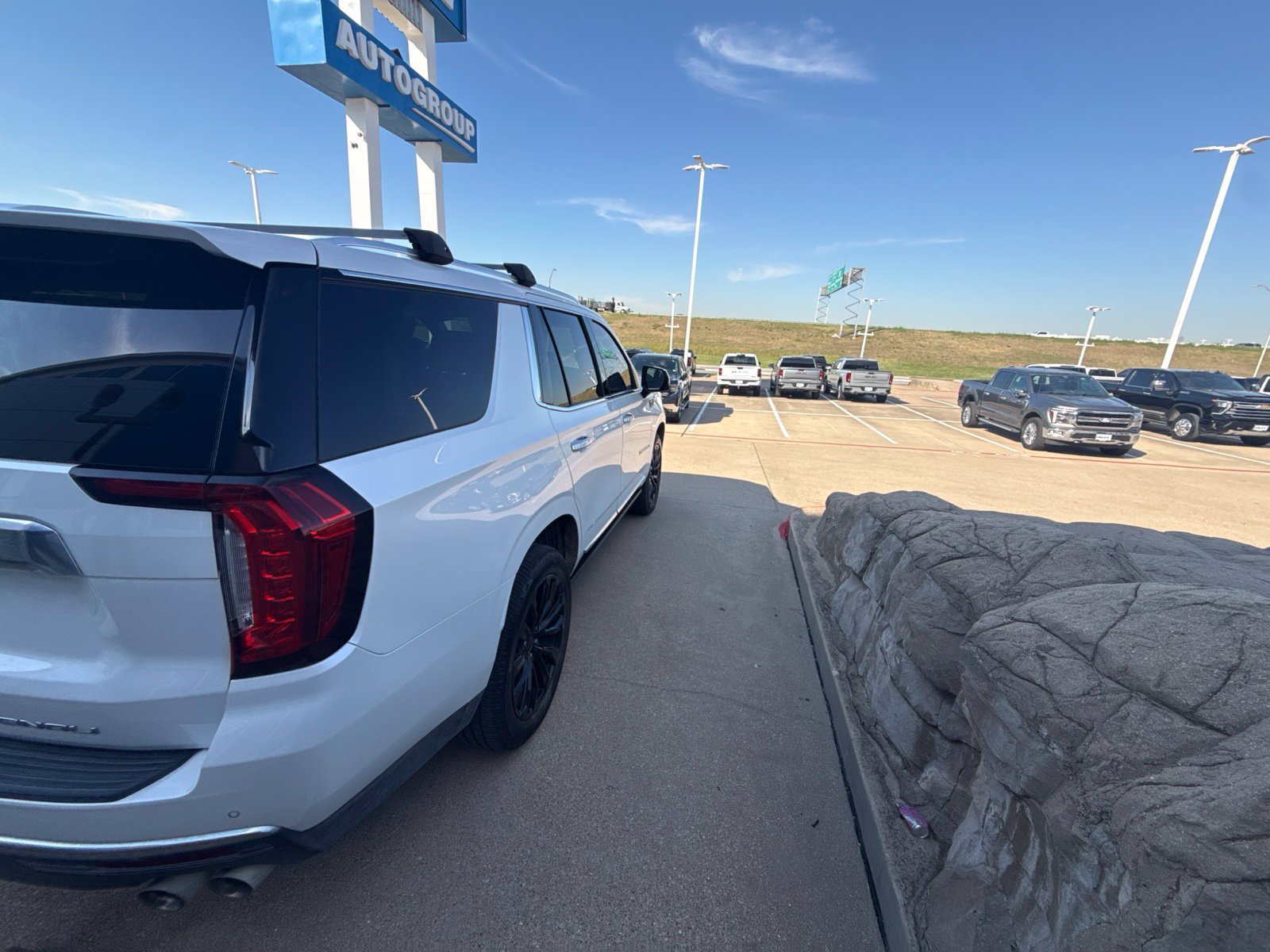 Used 2021 GMC Yukon Denali w/ Denali Premium Package AWD/4WD image 9