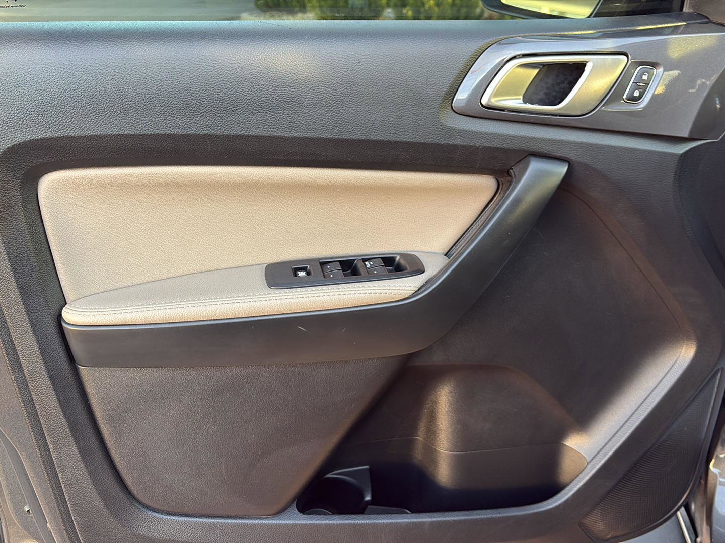 Used 2020 Ford Ranger Lariat w/ Equipment Group 501A Mid image 12