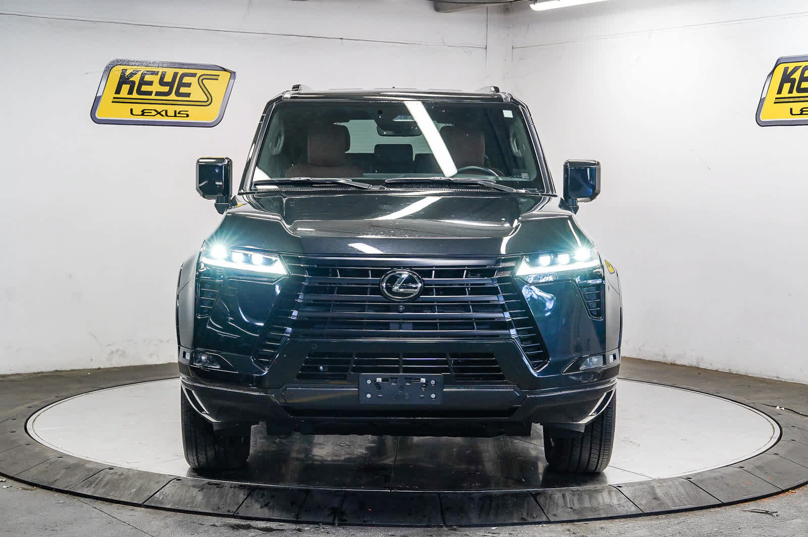 Used 2025 Lexus GX 550 w/ Accessory Package (2T) AWD/4WD image 6