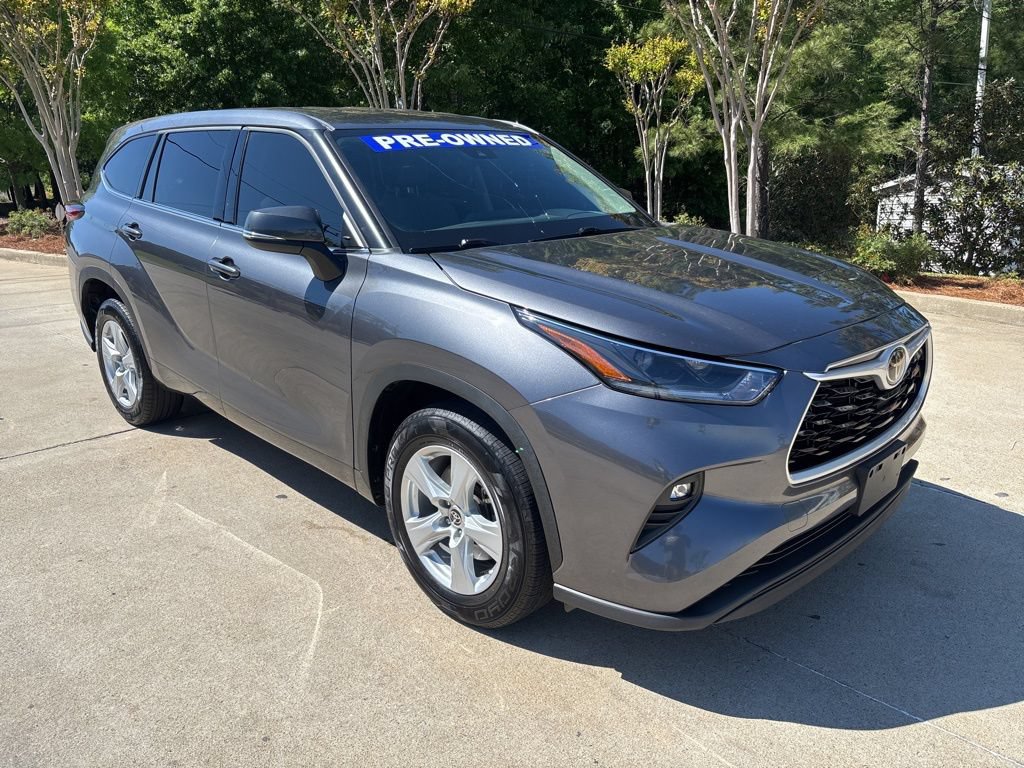 Used 2021 Toyota Highlander LE FWD image 8