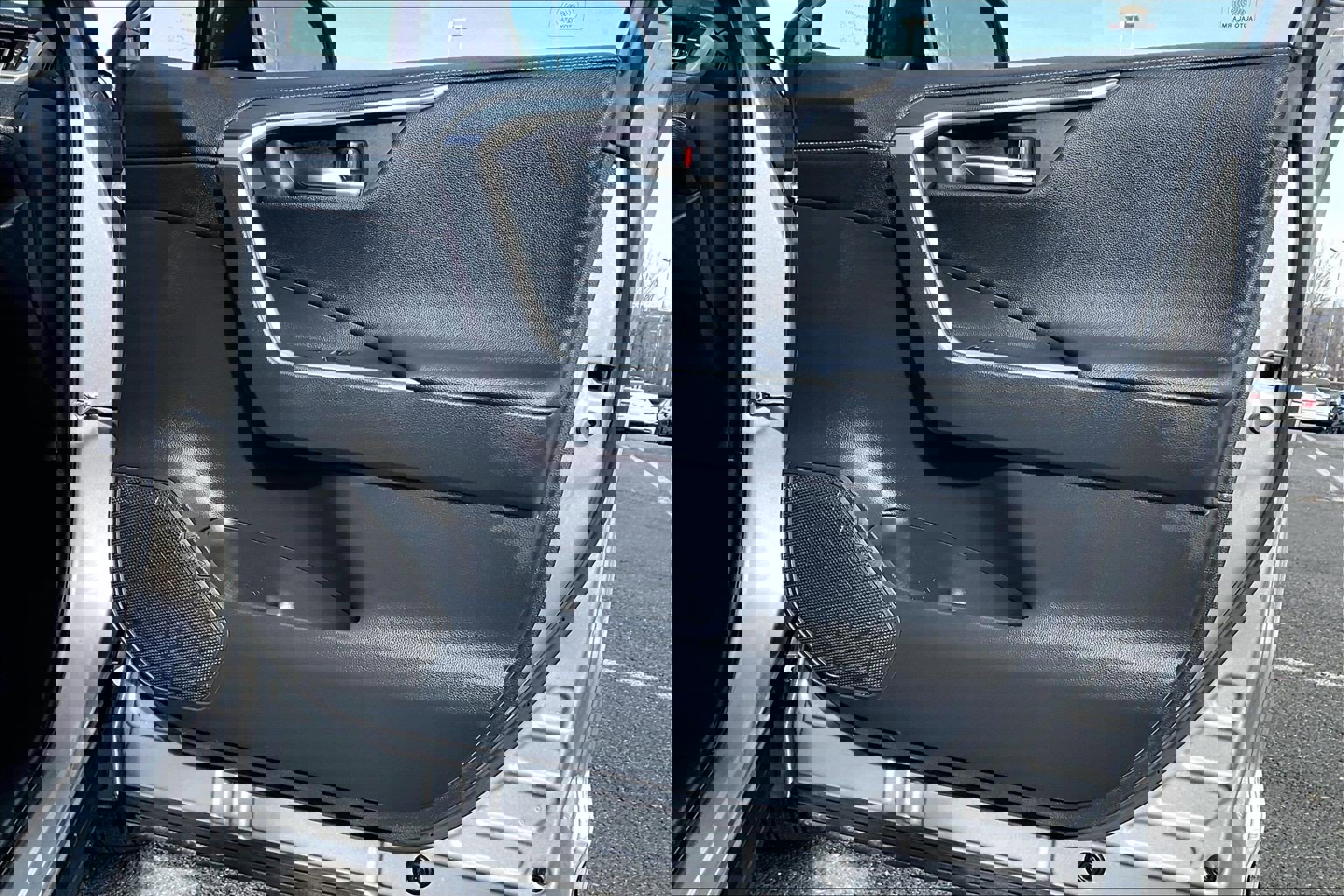 Used 2025 Toyota RAV4 Limited image 23