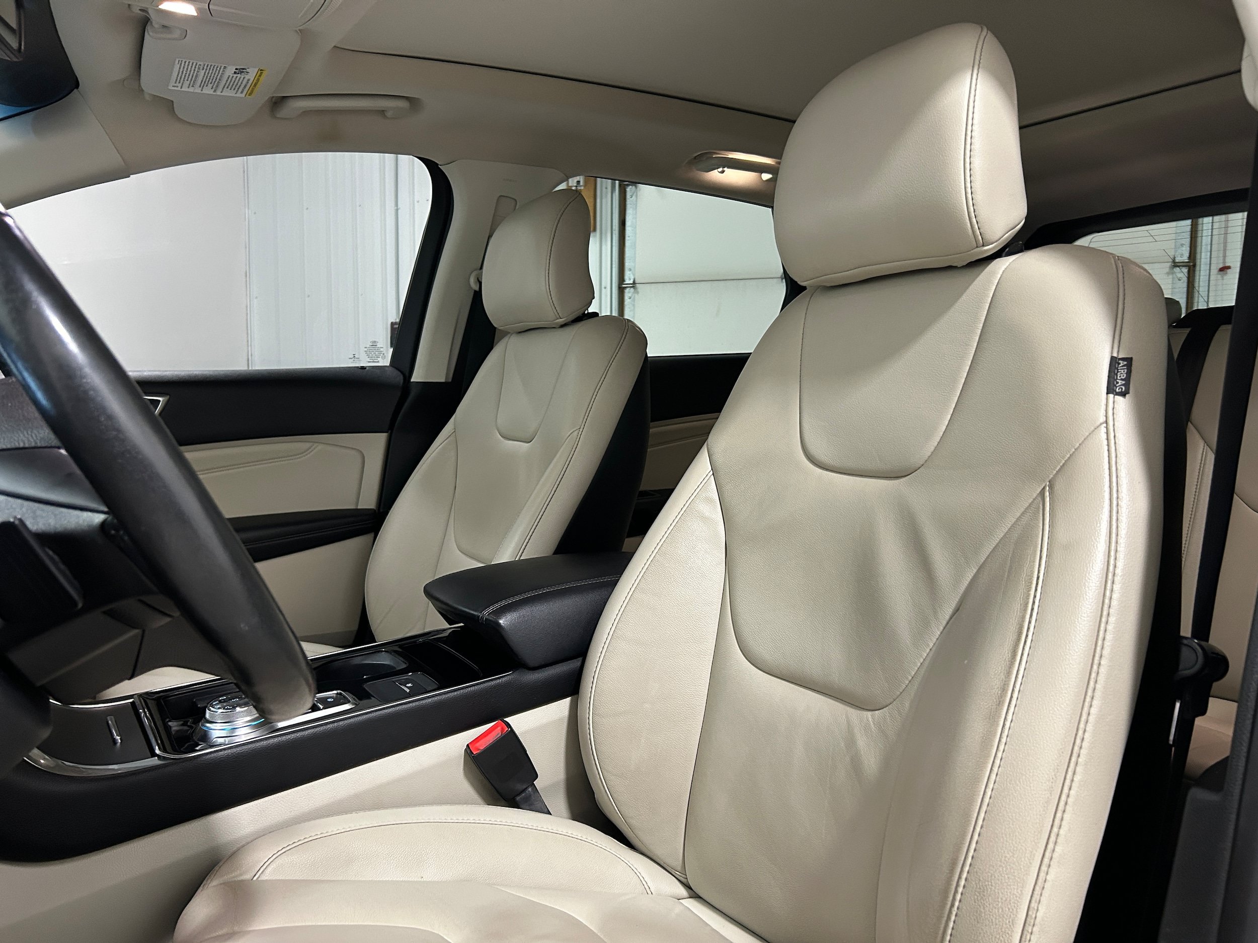 Used 2019 Ford Edge Titanium w/ Cold Weather Package AWD/4WD image 27