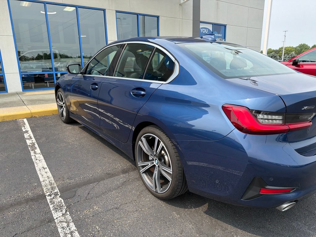 Used 2021 BMW 330i xDrive Sedan w/ Premium Package AWD/4WD image 5
