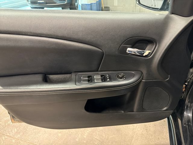 Used 2012 Chrysler 200 Limited FWD image 14