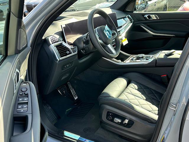 New 2026 BMW X5 xDrive50e w/ M Sport Package image 4