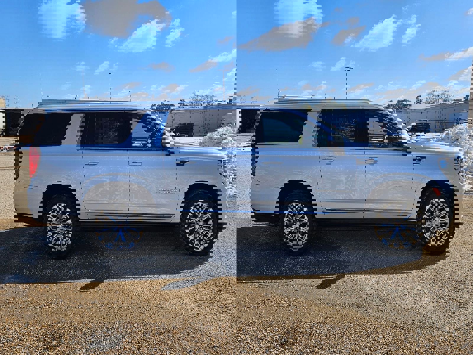 Used 2022 GMC Yukon XL Denali image 41