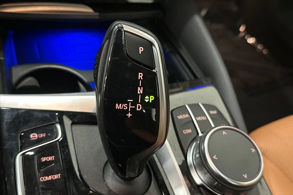 Used 2023 BMW 530i w/ Premium Package RWD image 25