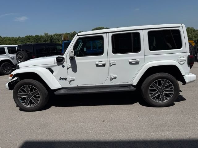 Used 2023 Jeep Wrangler Unlimited Sahara AWD/4WD image 6