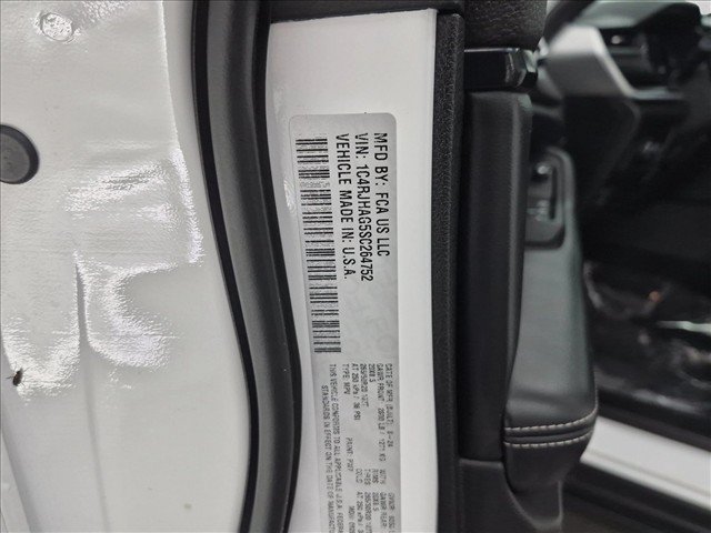 Certified 2025 Jeep Grand Cherokee Altitude AWD/4WD image 29