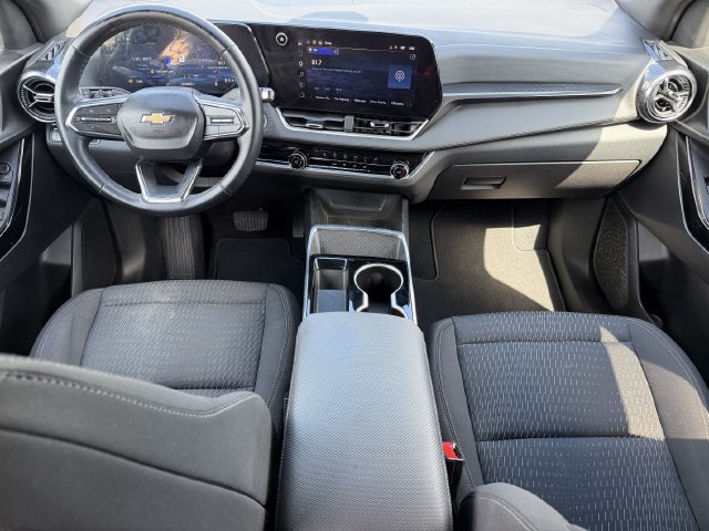 Used 2025 Chevrolet Equinox LT w/ Safety and Technology Package FWD image 8