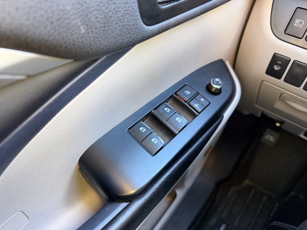 Used 2019 Toyota Highlander Limited AWD/4WD image 11