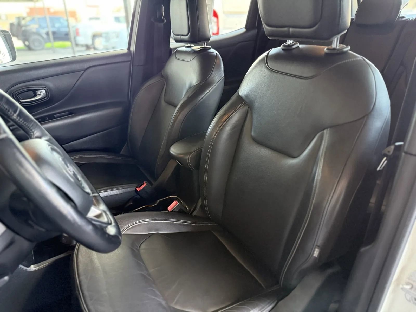 Used 2019 Jeep Renegade Limited w/ Safety and Security Group image 15