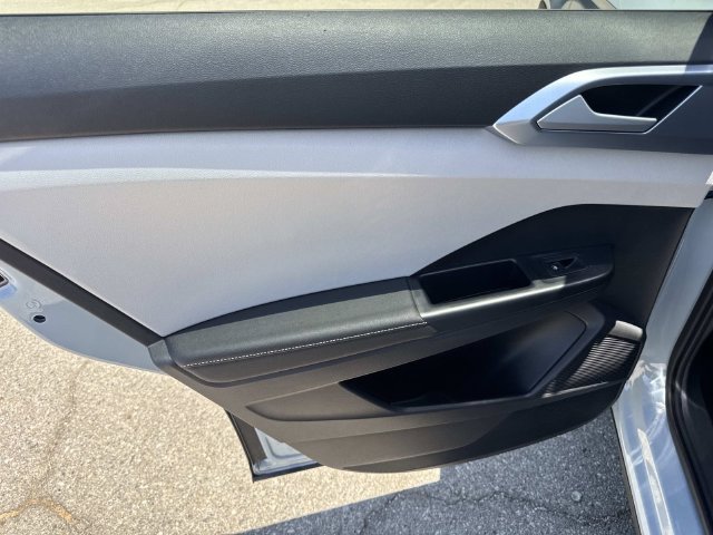 New 2026 Volkswagen Taos SE FWD image 24