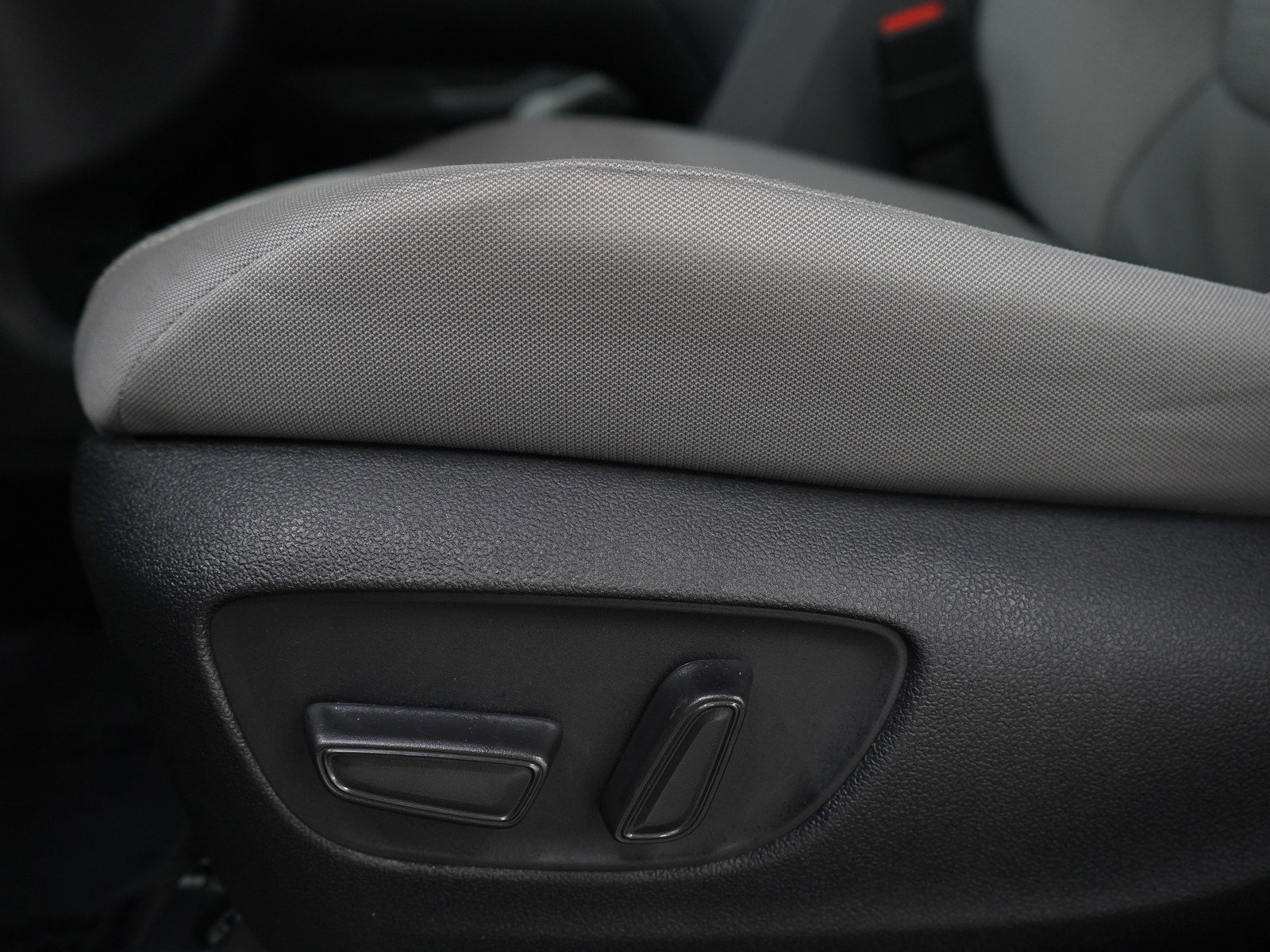 Used 2024 Toyota Sienna LE image 23