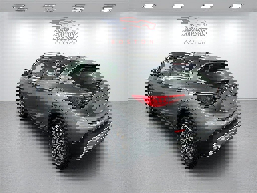 Used 2017 INFINITI QX30 Premium w/ Navigation Package image 6