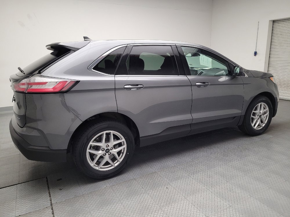Used 2024 Ford Edge SEL image 10