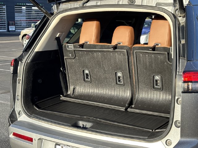 Used 2023 Nissan Pathfinder Platinum AWD/4WD image 23