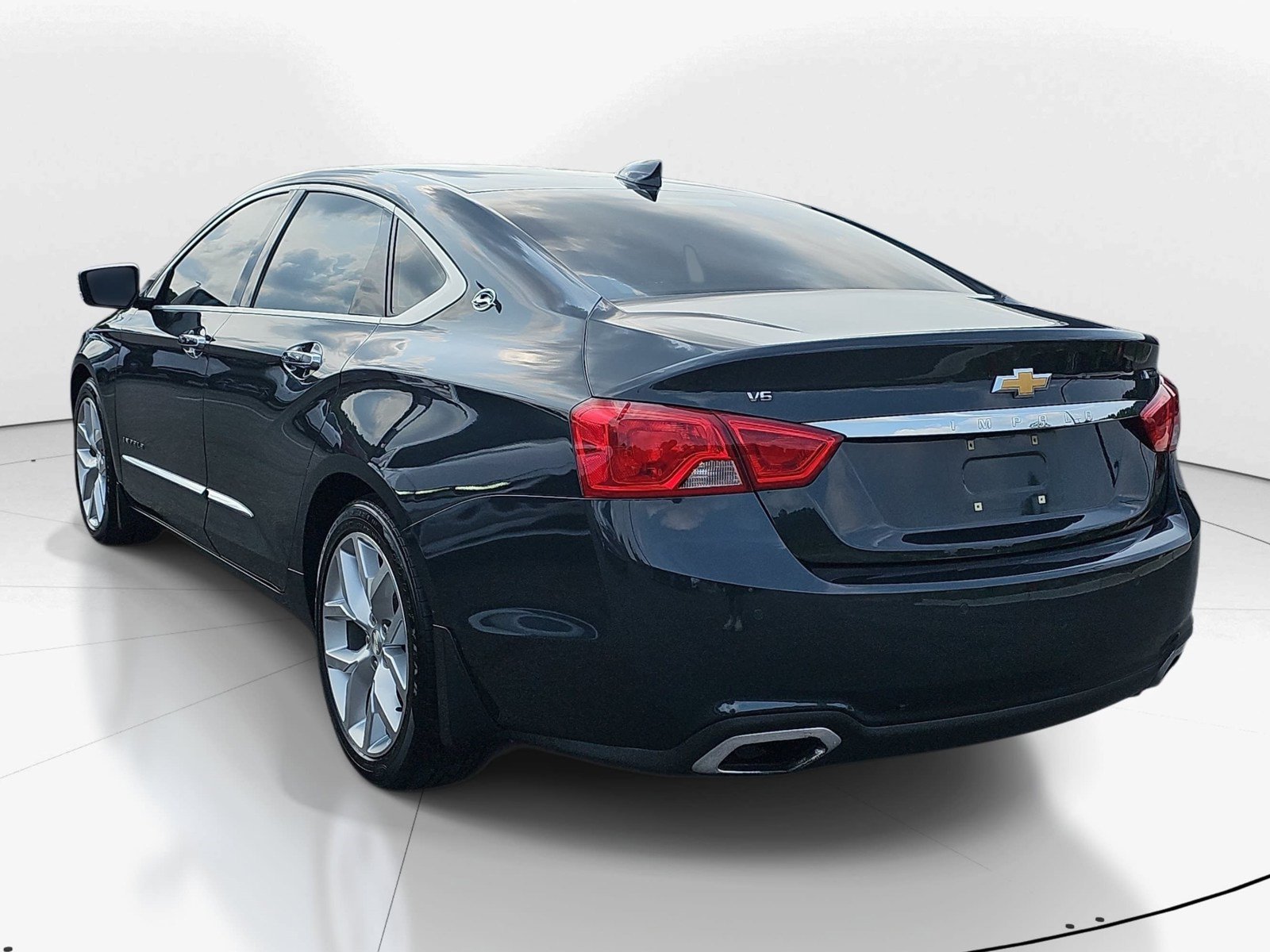 Used 2018 Chevrolet Impala Premier w/ Premier Convenience Package FWD image 6