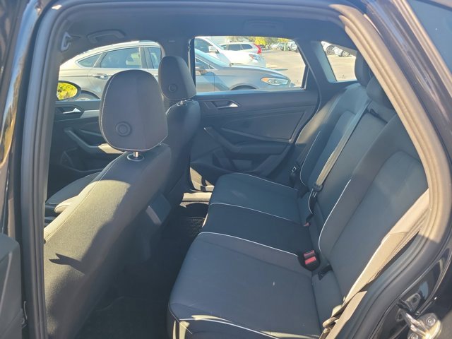 Used 2025 Volkswagen Jetta Sport image 11