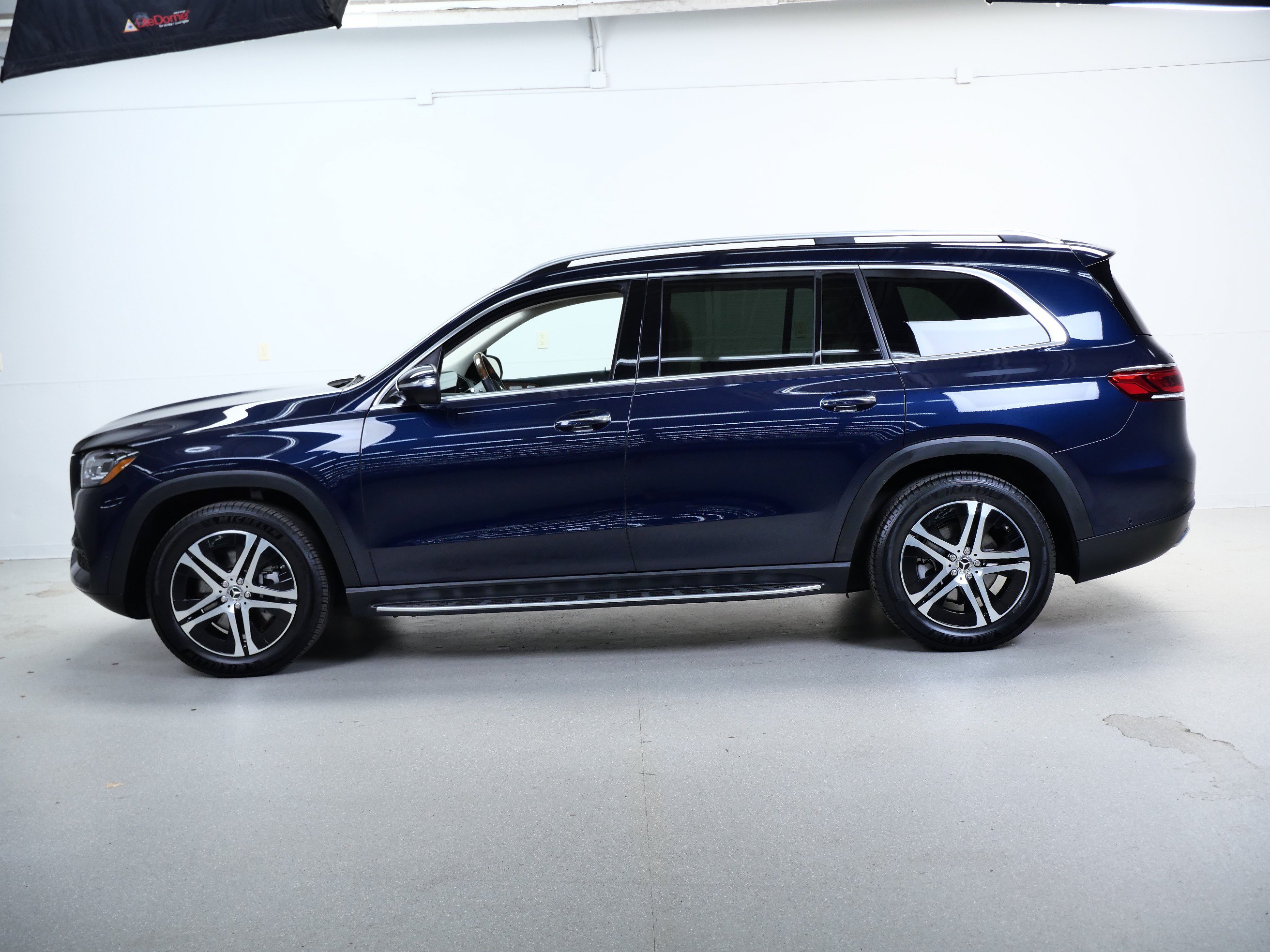 Used 2022 Mercedes-Benz GLS 450 4MATIC image 10