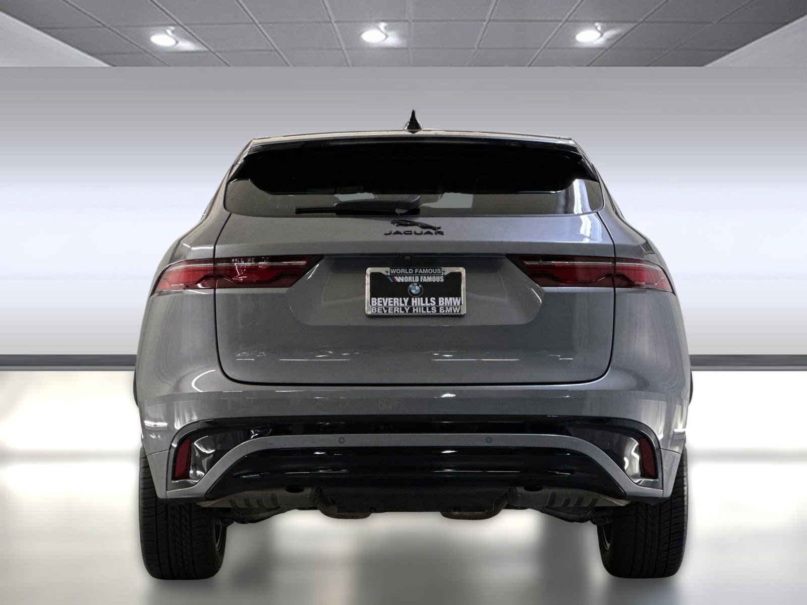 Used 2024 Jaguar F-PACE R-Dynamic S image 9