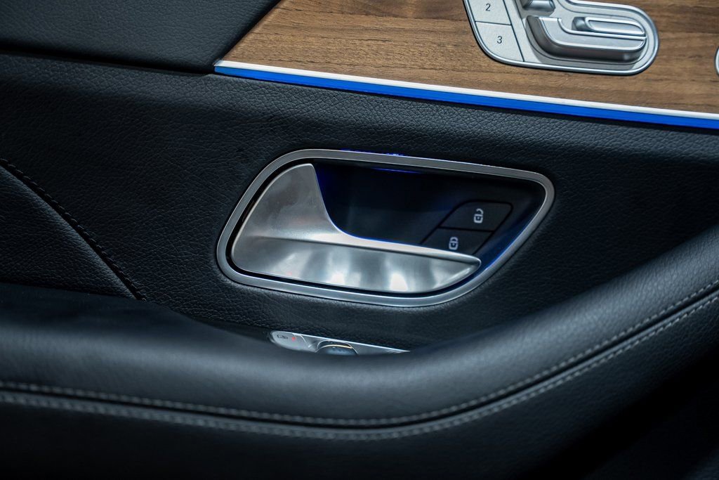 Used 2024 Mercedes-Benz GLE 350 4MATIC w/ AMG Line Exterior image 68