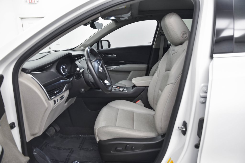 Used 2022 Cadillac XT4 Premium Luxury image 11