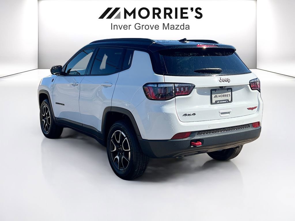 Used 2025 Jeep Compass Trailhawk AWD/4WD image 7