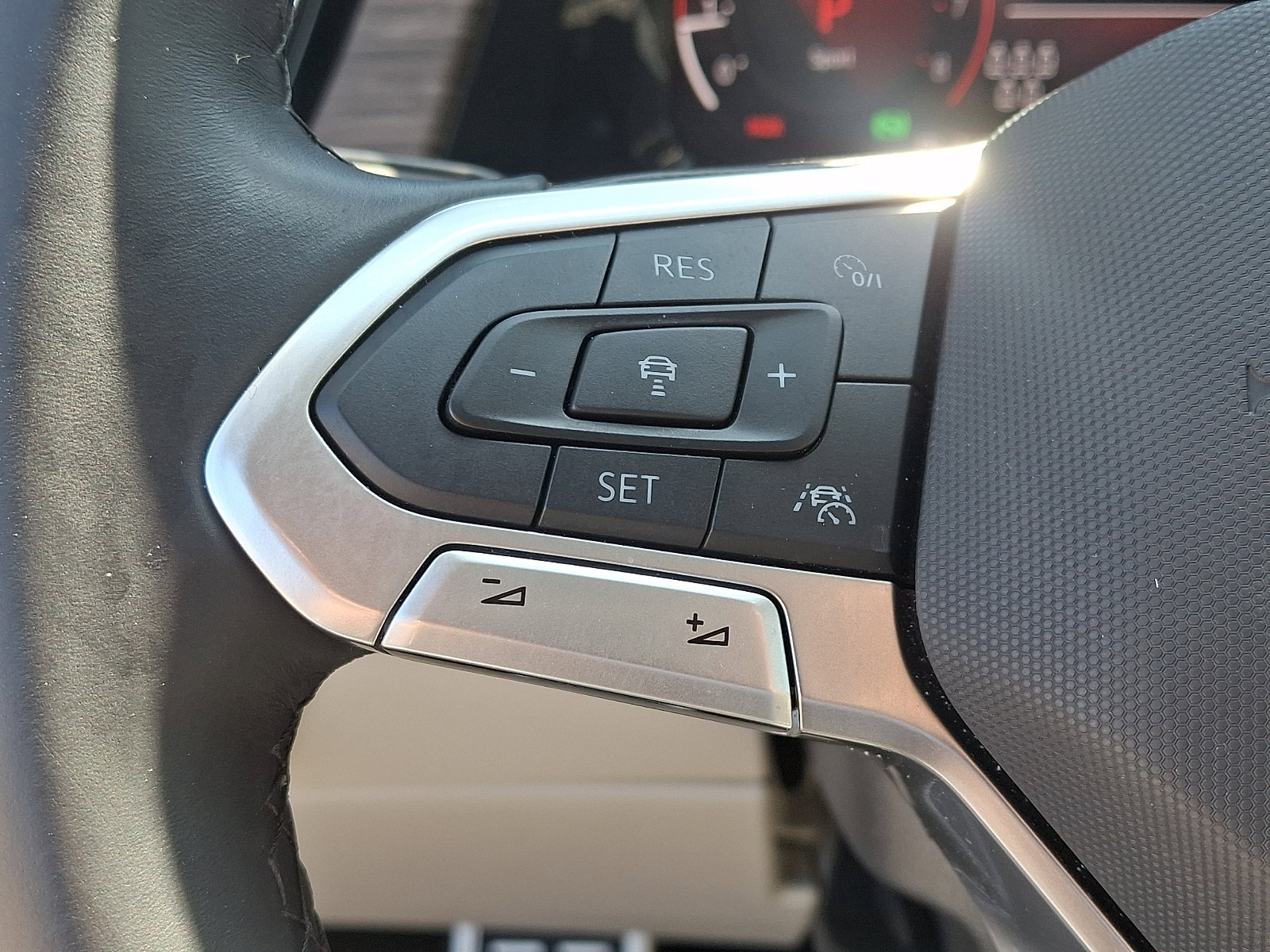 Used 2025 Volkswagen Atlas SEL Premium R-Line AWD/4WD image 21