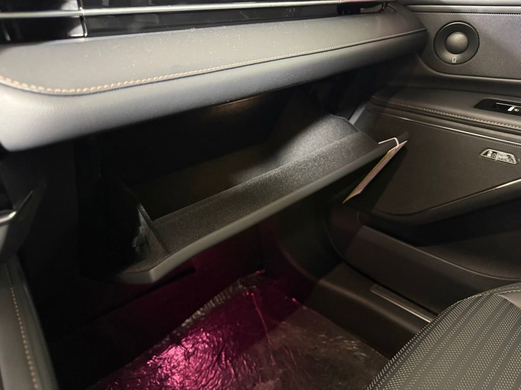 New 2024 Lincoln Nautilus Reserve w/ Equipment Group 202A image 27