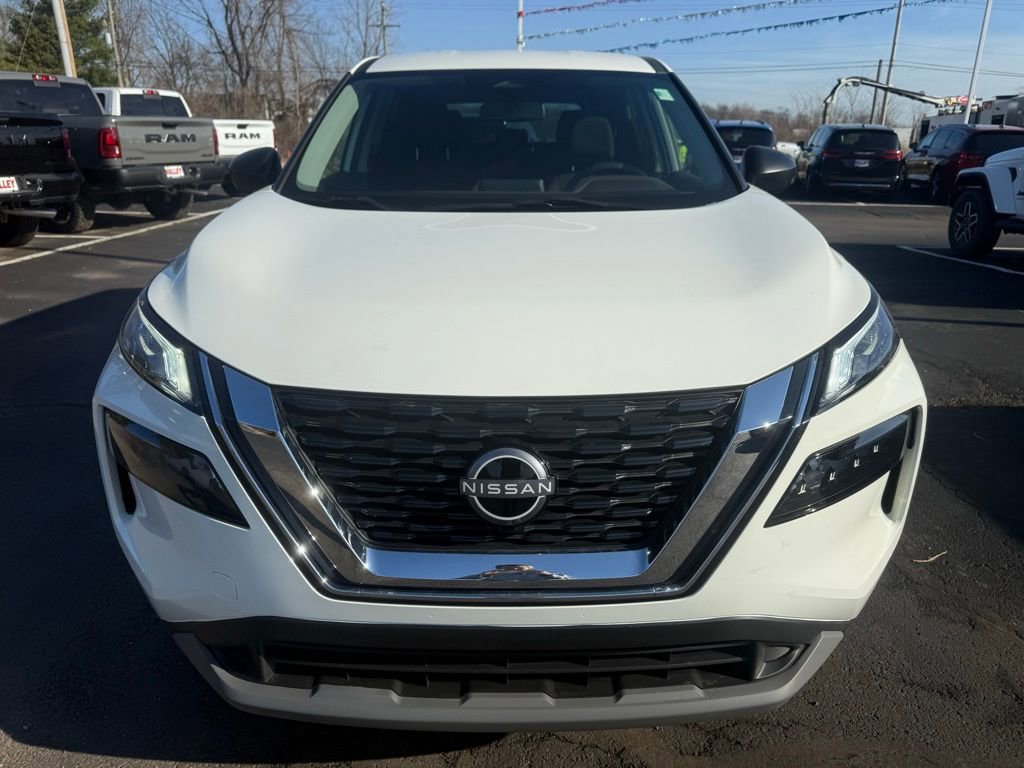 Used 2023 Nissan Rogue S AWD/4WD image 8