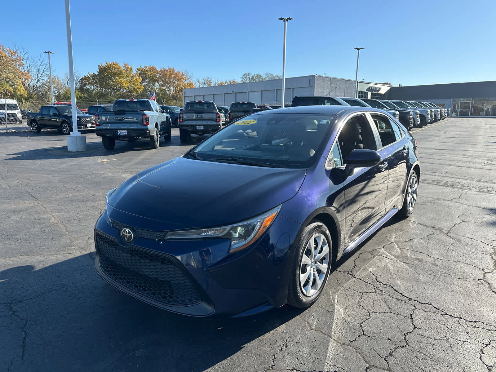 Used 2022 Toyota Corolla LE image 4